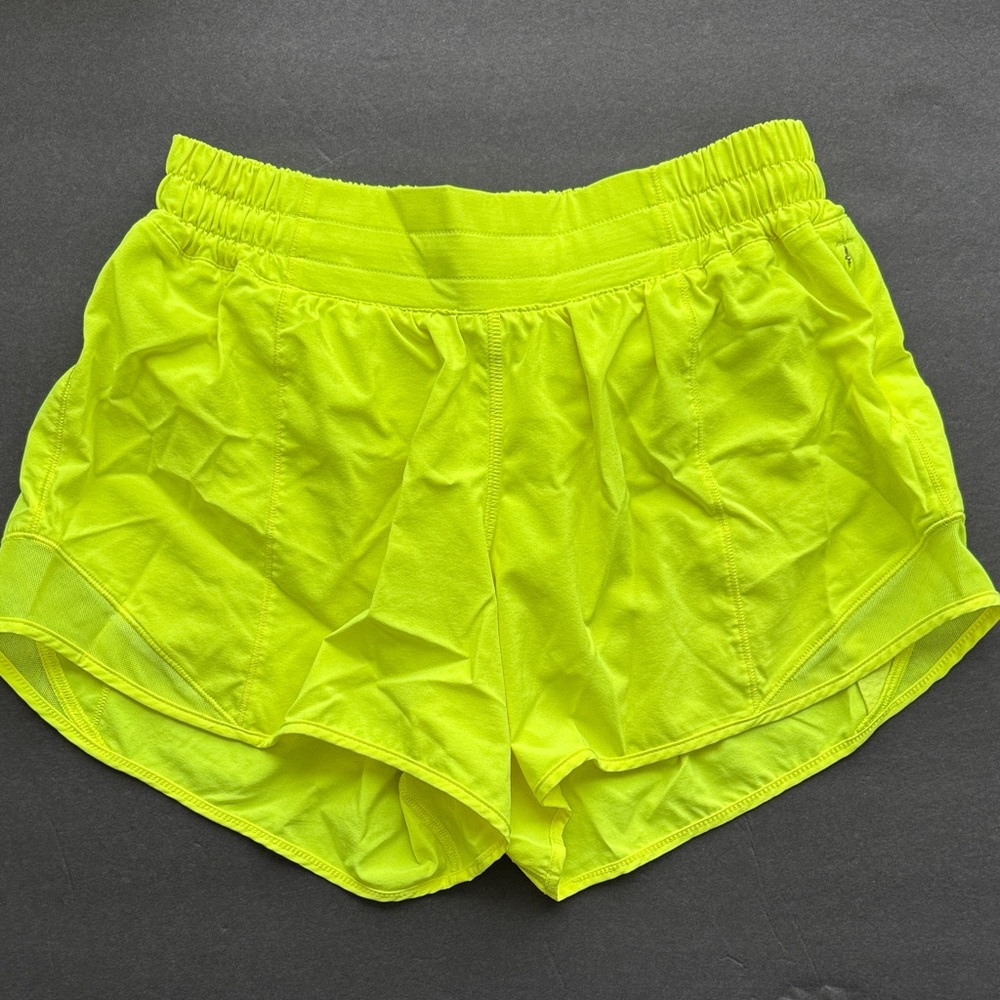 Lululemon Hotty Hot Lined Vibrant Lime Shorts, Size 6